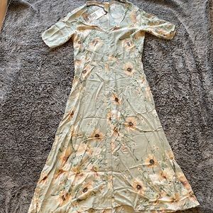 NWT H&M Half Sleeve Button Down Dress